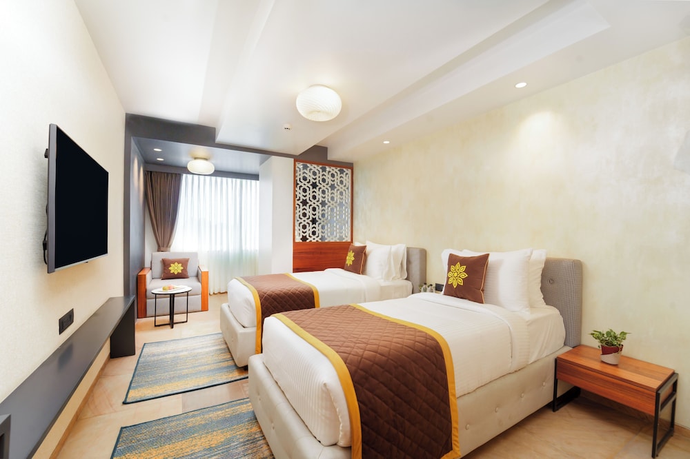 Executive Suite, Balcony, City View