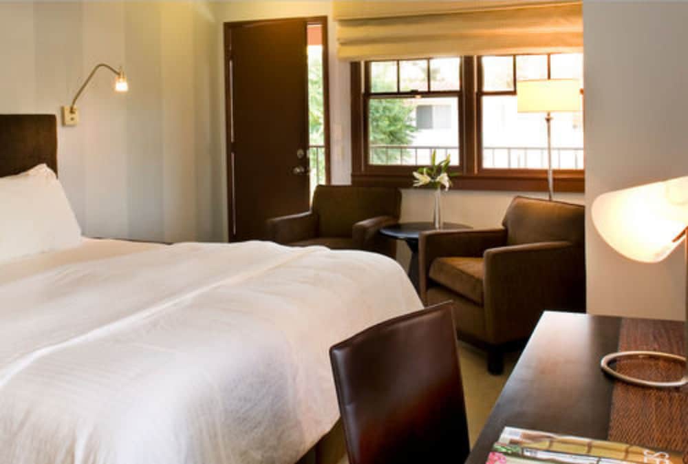 Basic Room, 1 Queen Bed - Photo 5