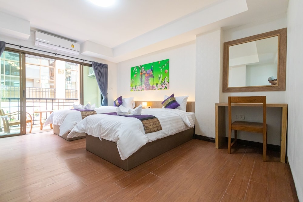 Deluxe Twin Room, 2 Twin Beds - Photo 6