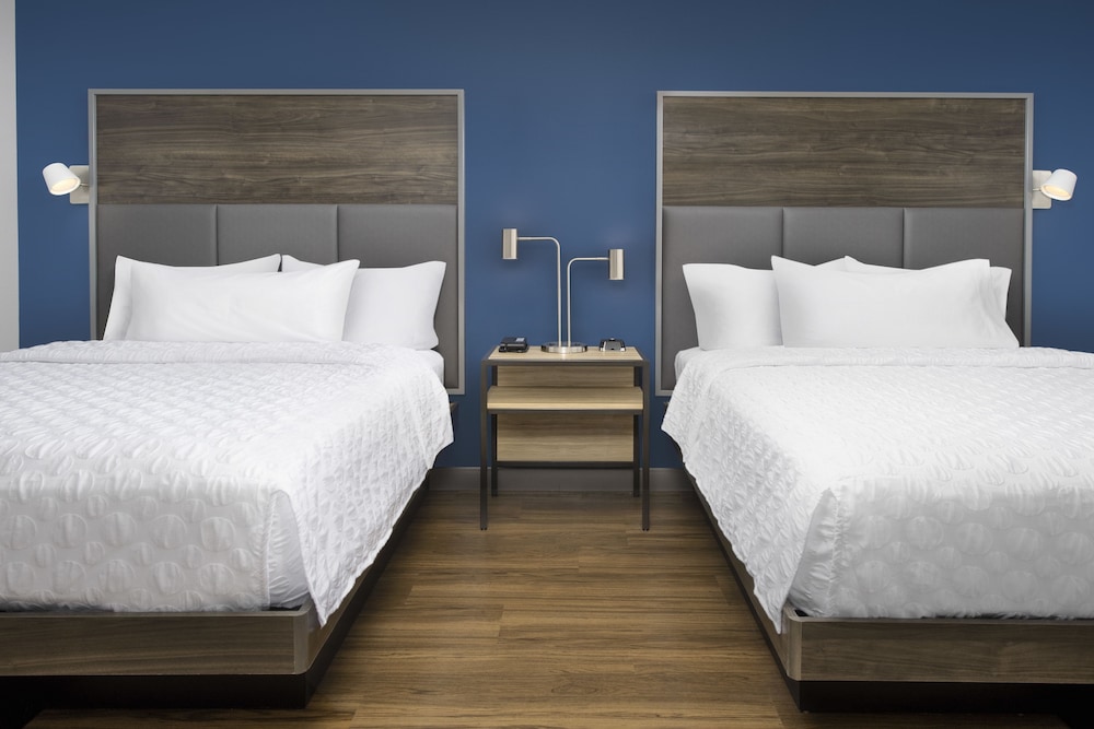 Room, 2 Queen Beds, Accessible (Roll-In Shower) - Photo 2