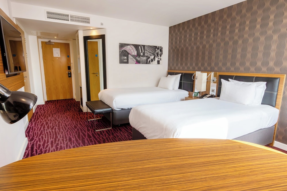 Standard Room, 2 Twin Beds - Photo 8