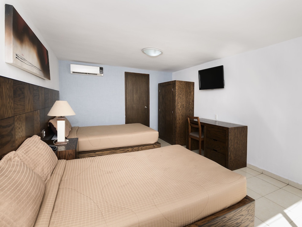 Standard Room, 2 Double Beds photo 3
