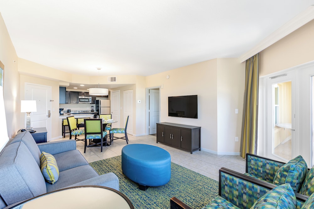 Deluxe Two Bedroom Suite, Pool View - Photo 6