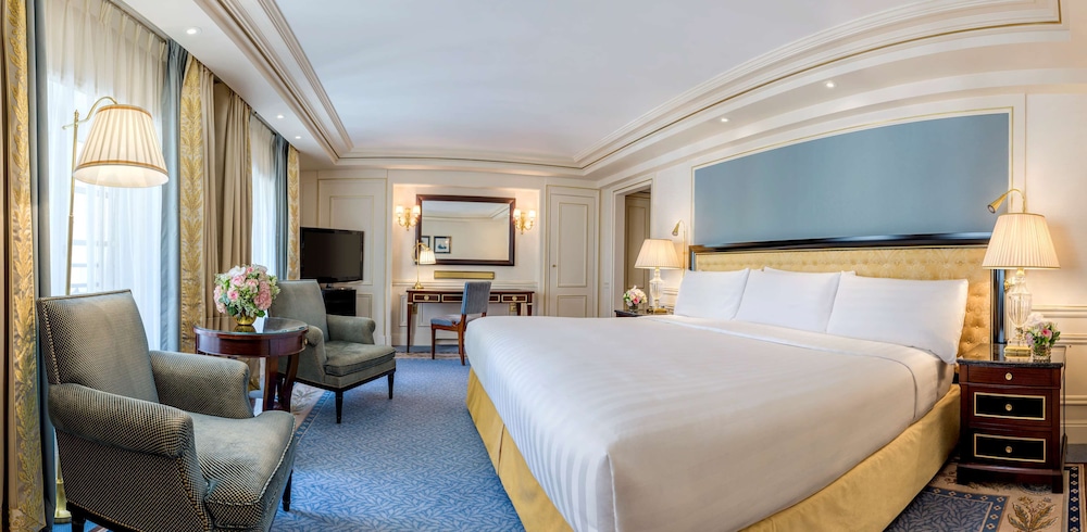 Superior King Room with One King Bed (Non Smoking)