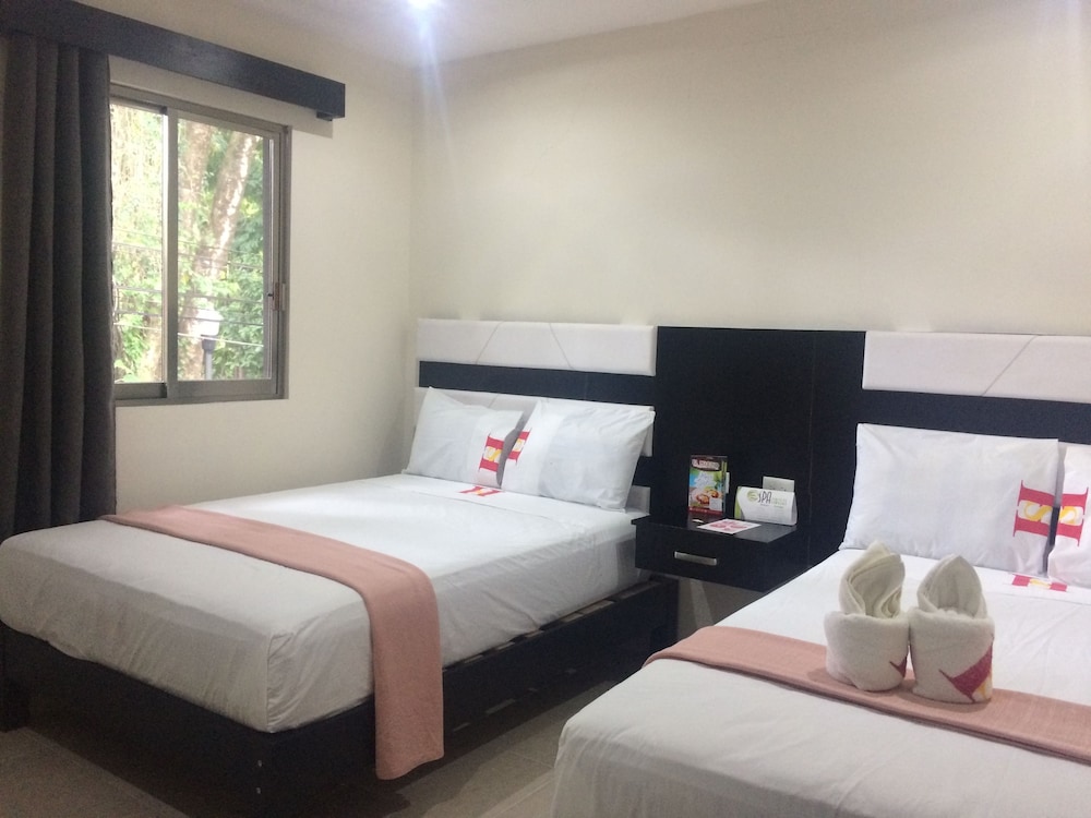 Standard Quadruple Room, 2 Double Beds photo 1