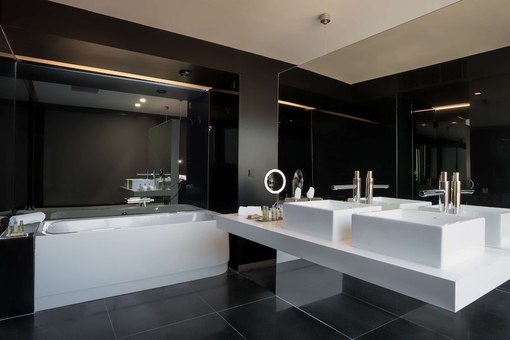 Junior Suite with Terrace - Photo 4