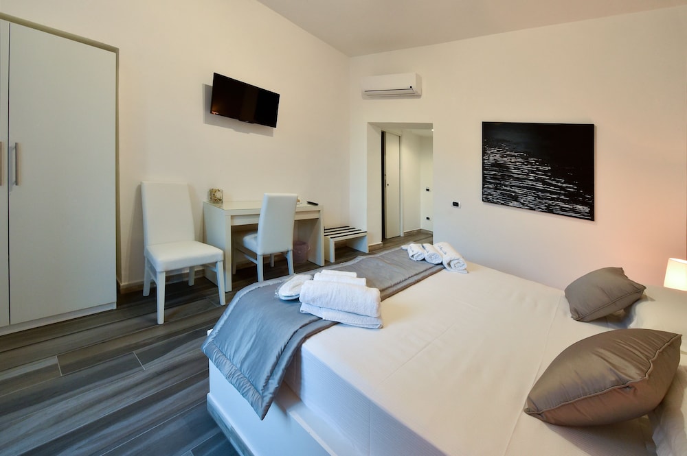 Deluxe Suite photo 2