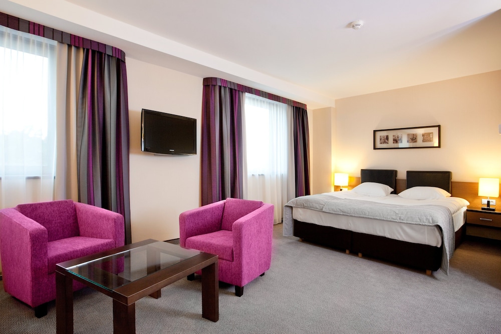 Junior Studio Suite - Photo 1