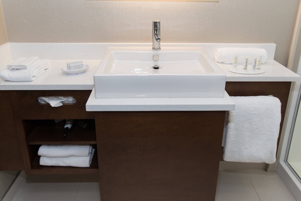 Studio Suite, Multiple Beds - Photo 8