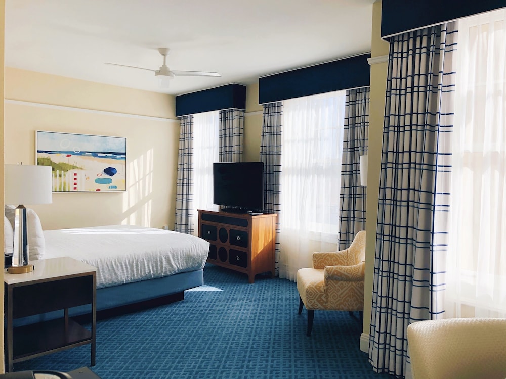 Standard Room, 1 King Bed (Colonial King) - Photo 4