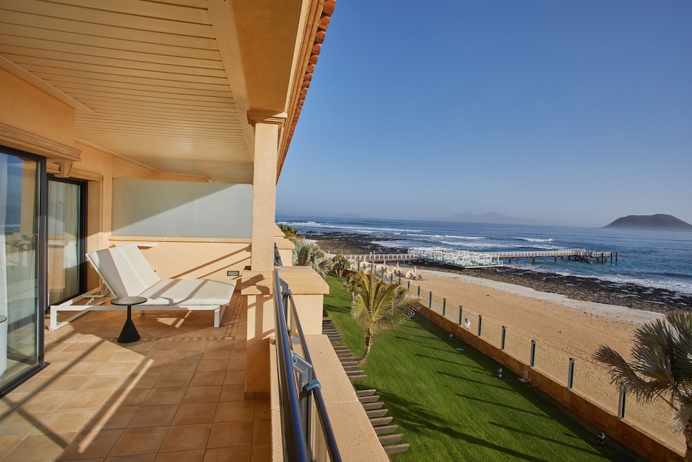 Suite Club Preferencial con Vista Frontal al Océano (2 adultos) photo