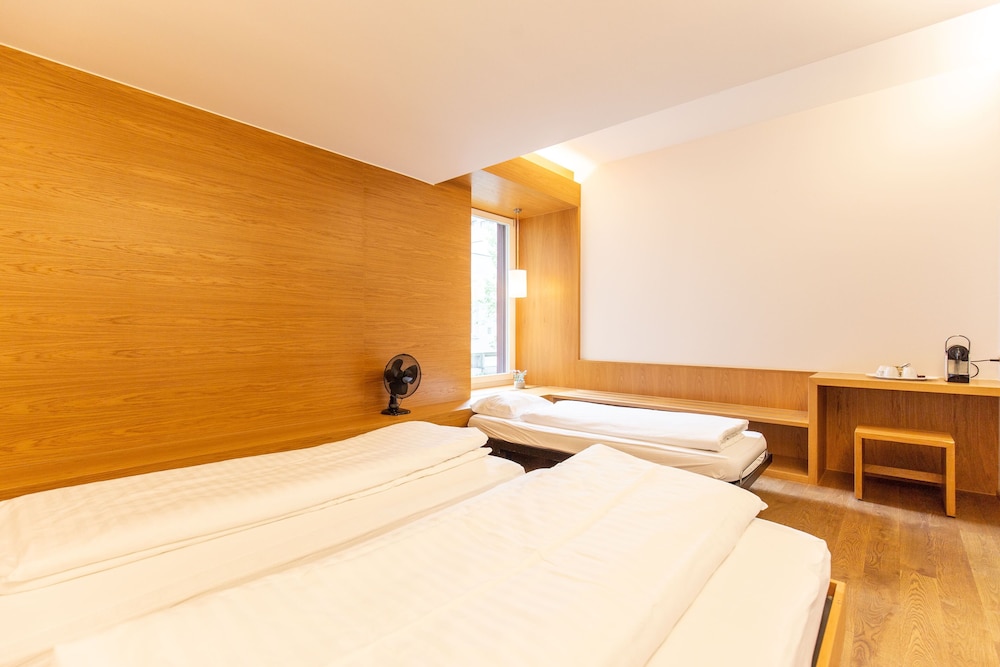 Private triple room photo 2