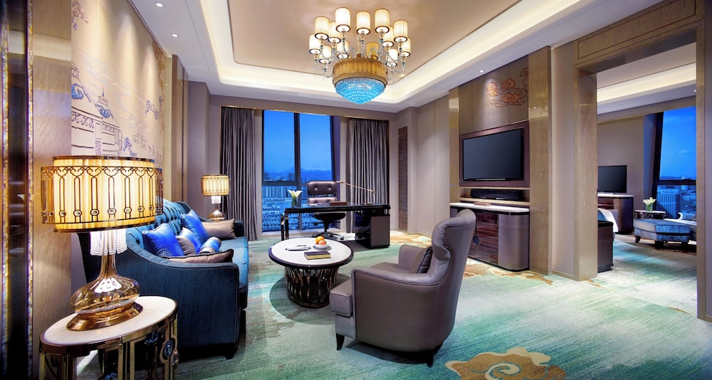 Executive Studio Suite