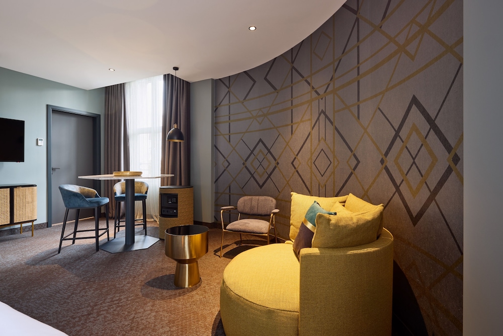 City Studio Suite incl.free public transport ticket price level D & the suspension railway Wuppertal photo 3