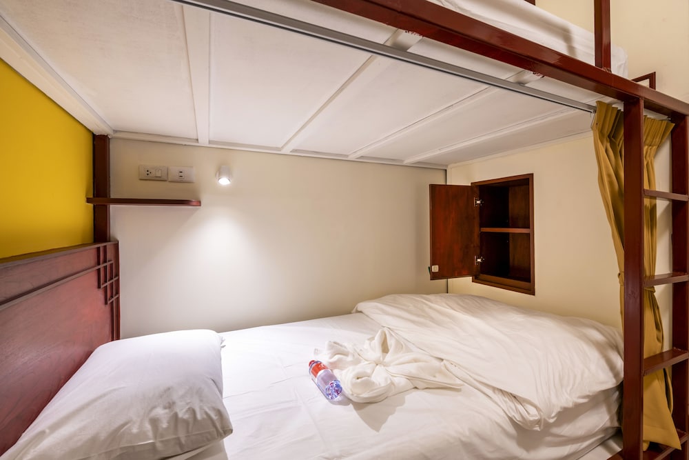 Bed In 10 Bed Mixed Dormitory Room photo 3