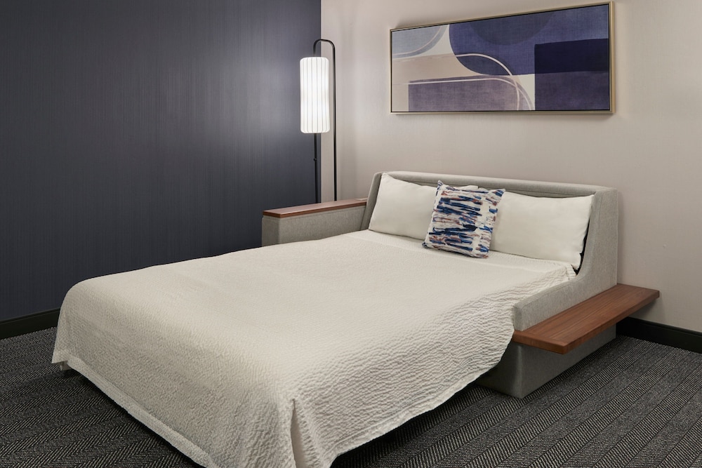 Room, 1 King Bed - Photo 4