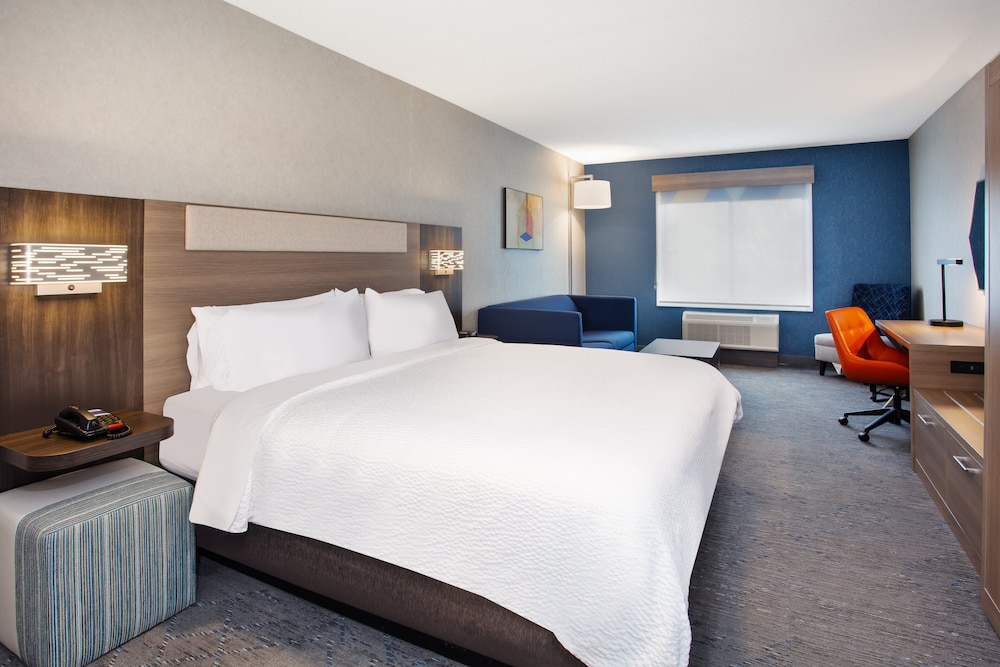 Suite, 1 King Bed with Sofa bed, Accessible (Comm, Extra Floor Space) - Photo 3