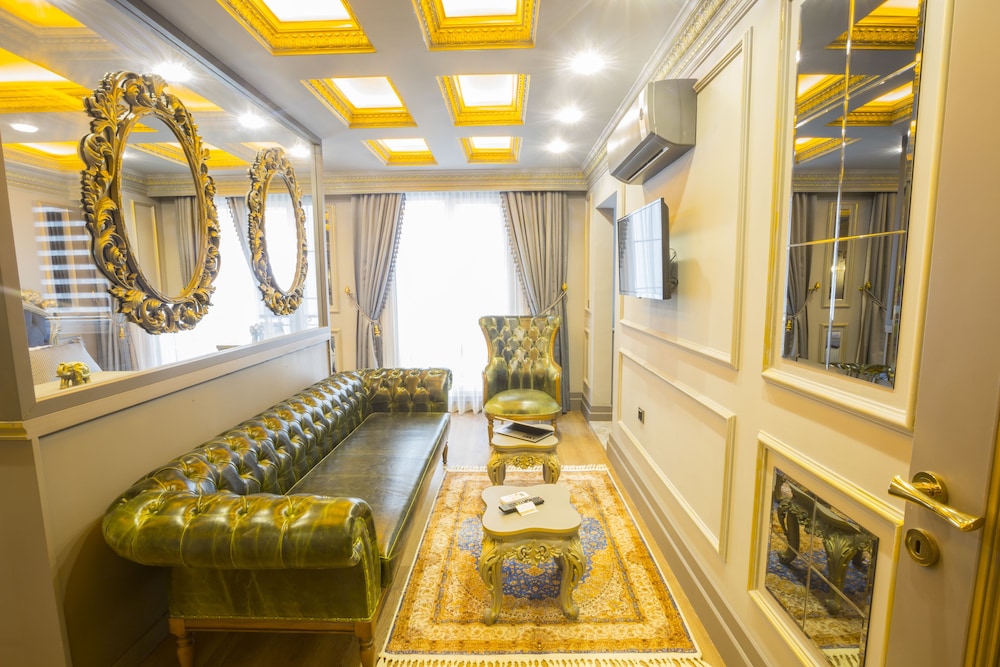 Luxury Apartment, Balcony