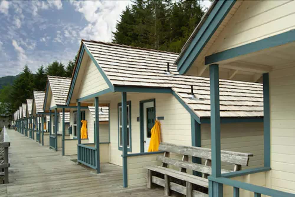 Standard Room, 2 Double Beds, Ocean View photo 3