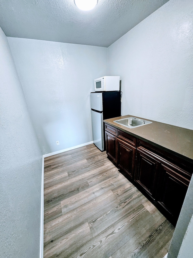 Deluxe Studio, 2 Queen Beds, Kitchenette photo 1
