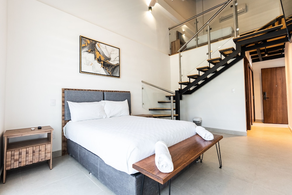 Luxury Loft, 2 Double Beds, Balcony - Photo 9