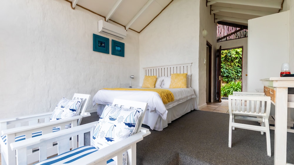 Classic Double or Twin Room, Balcony, Sea View photo 2