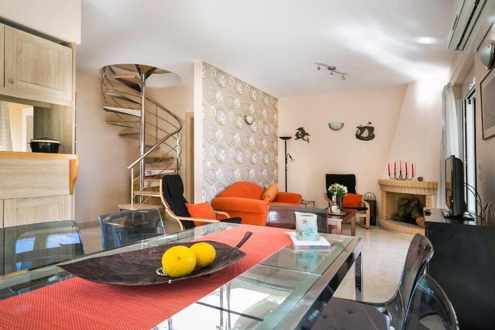 Family Villa, Balcony