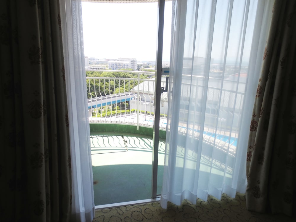 Twin Room, Non-Smoking (South Building, South Resort Floor) - Photo 6