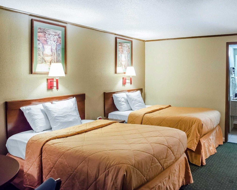 Standard Room, 2 Double Beds, Smoking - Photo 3