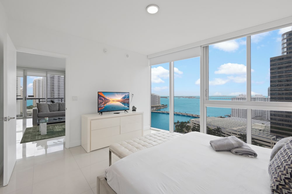 Luxury Apartment, 2 Bedrooms, Bay View photo 2