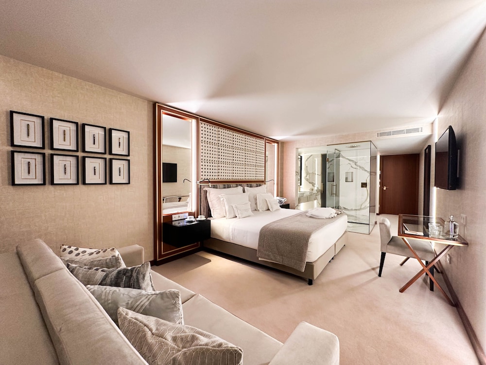 Premium Double or Twin Room (Plus) thumbnail 6