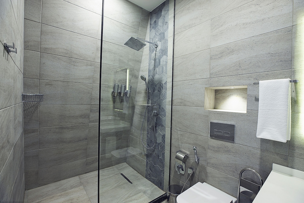 Standard Double or Twin Room - Photo 12