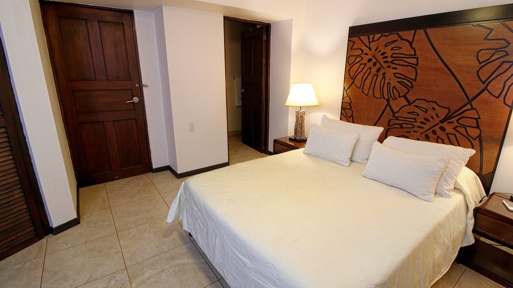 Villa familiar, 3 habitaciones, vista a la piscina