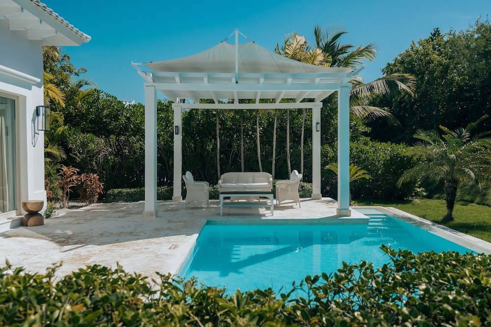 Luxury Pool Family Suite