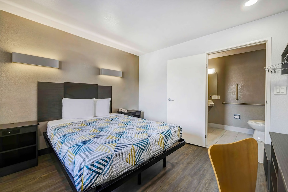 Deluxe Room, 1 Double Bed, Accessible, Non Smoking photo 1