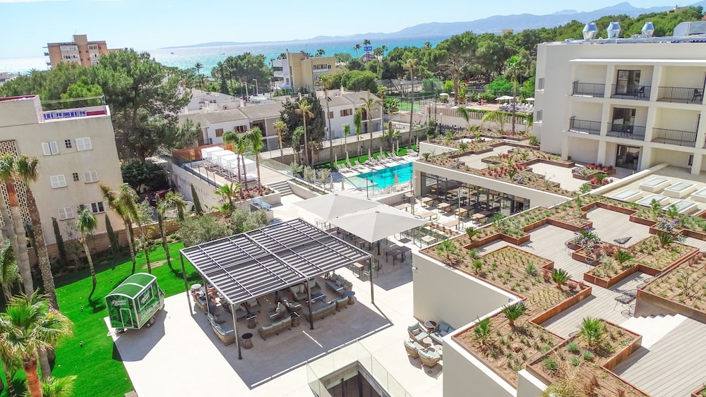Double Room Single Use, Pool View