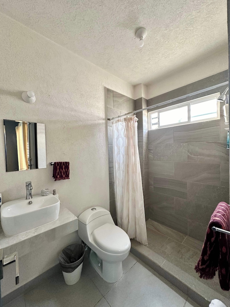 House, Multiple Beds, Pool Access, Pool View (Diamante 16) photo 2