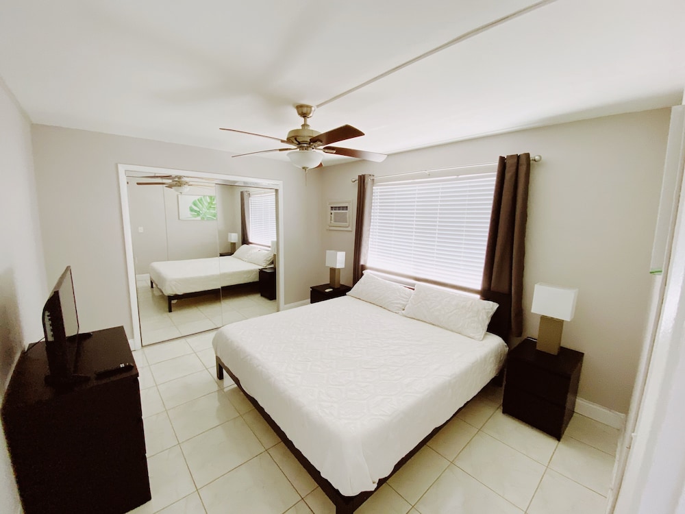 Superior 1-Bedroom King W/ Kitchen & Sofa Bed photo 3