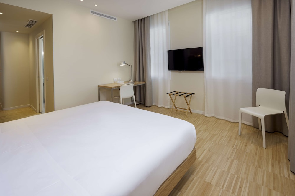 Superior Room, 1 Queen Bed - Photo 37