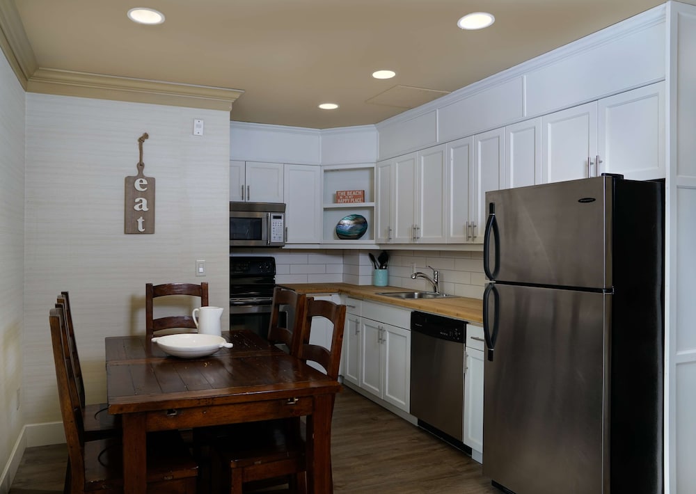 Suite, Multiple Beds, Non Smoking, Kitchen (Living Room, Full Kitchen) photo 3
