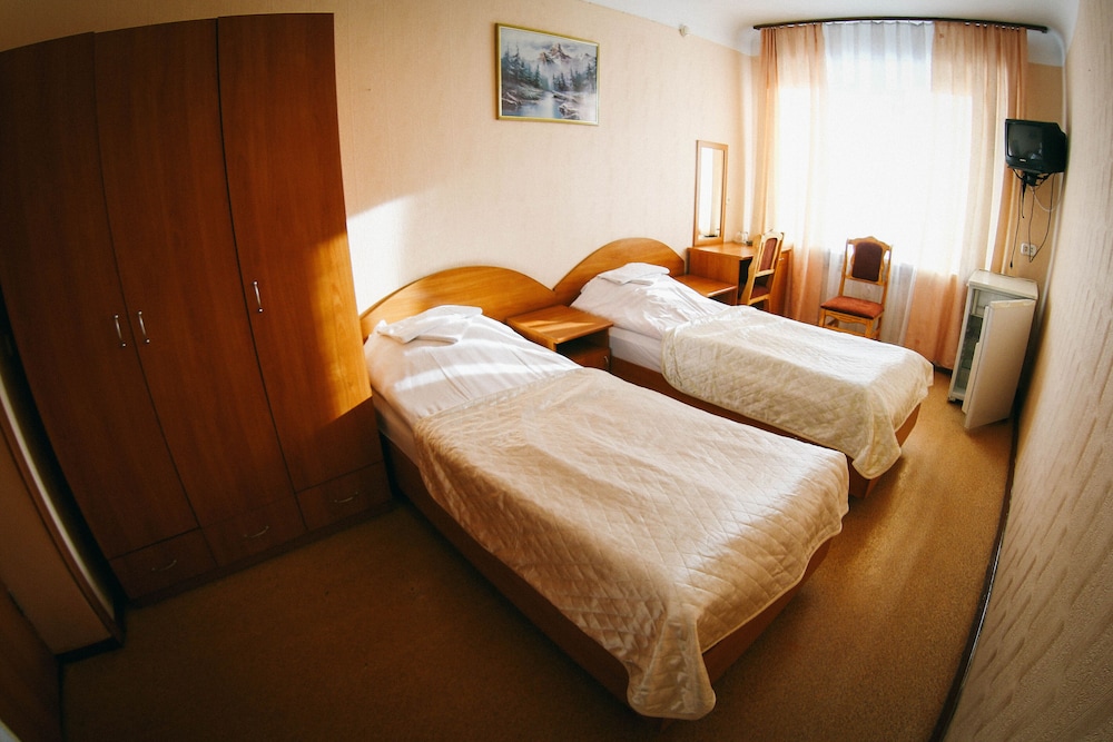 Economy Twin Room photo 1