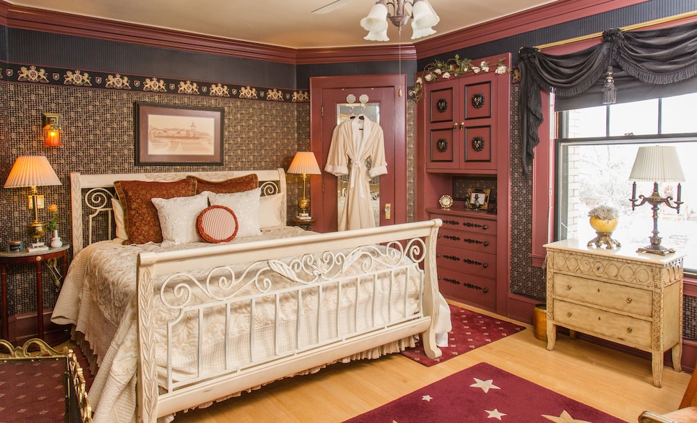 Anisette Room