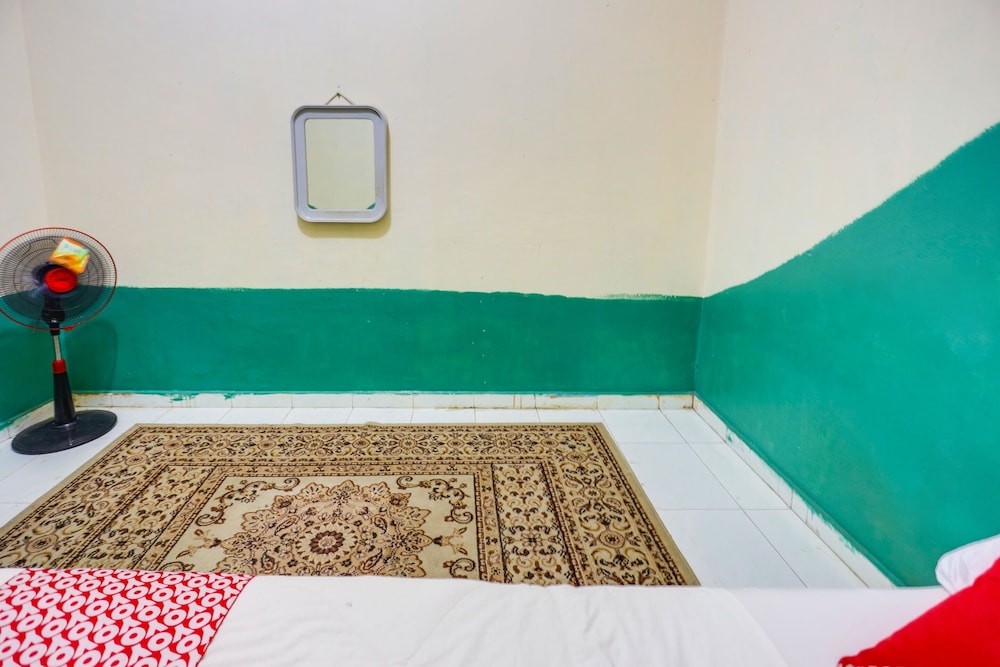 Economy Double Room - Photo 11