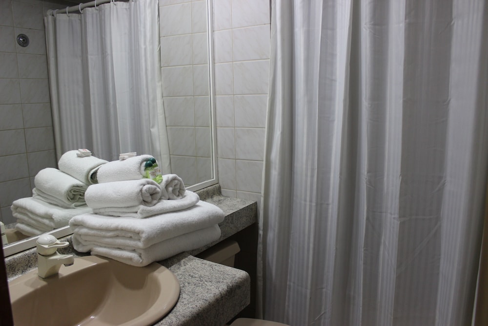 Standard Double Room, 2 Twin Beds photo 3