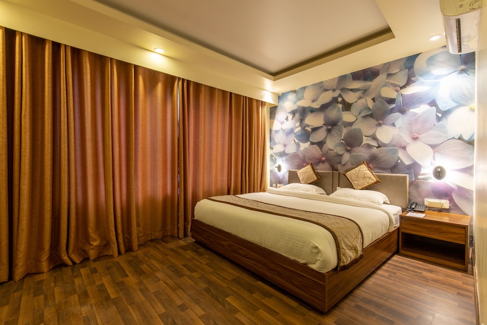 Deluxe Room - Photo 6