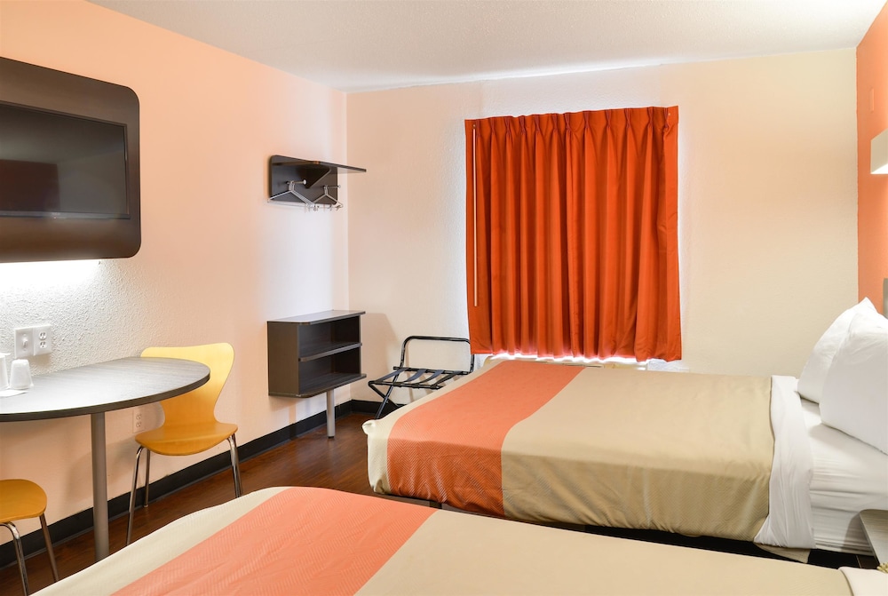 Deluxe Room, 2 Double Beds, Non Smoking, Refrigerator & Microwave photo 3