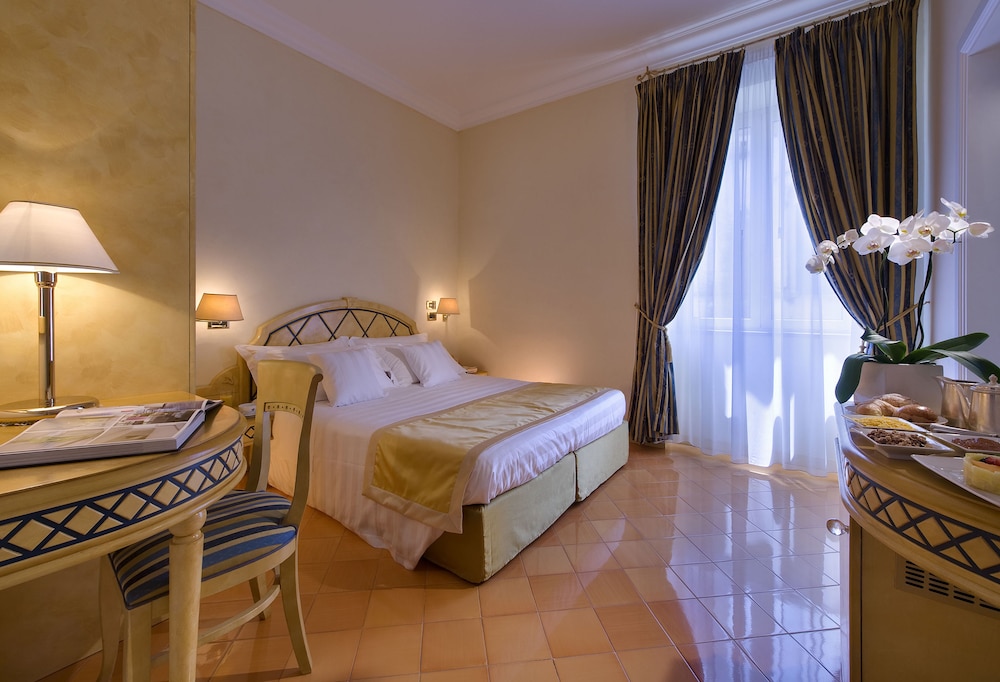 Deluxe Double or Twin Room, Terrace, Sea View - Photo 4
