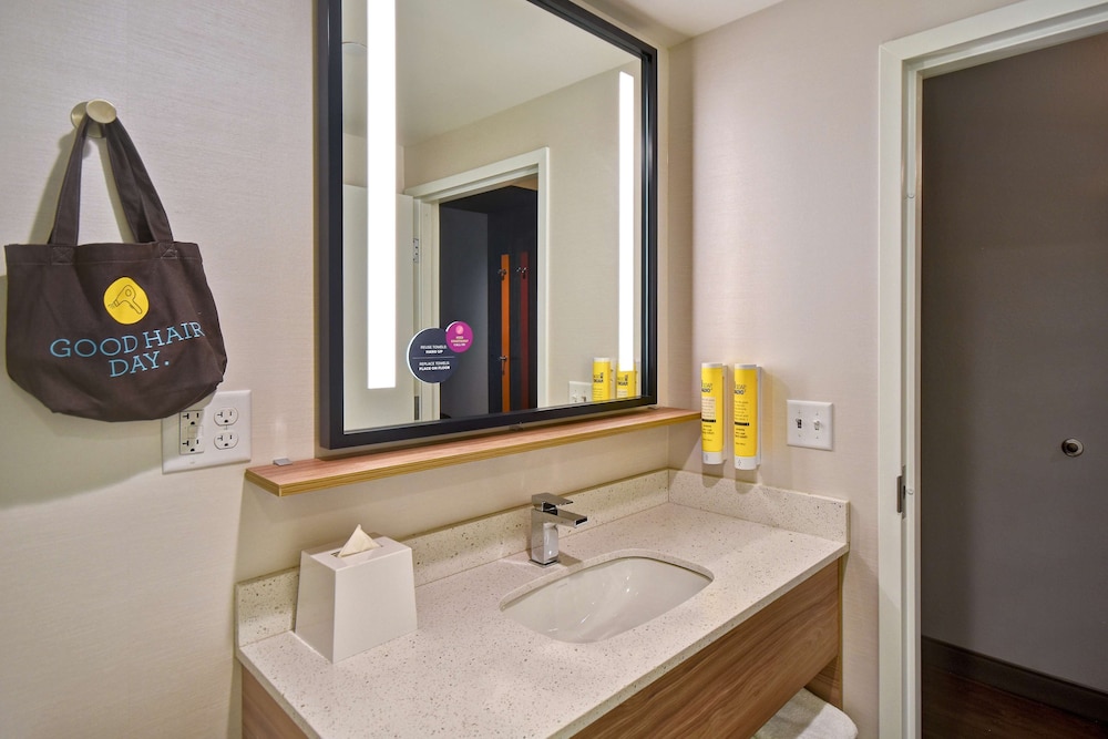 Room, 2 Queen Beds, Accessible (Hearing) - Photo 4