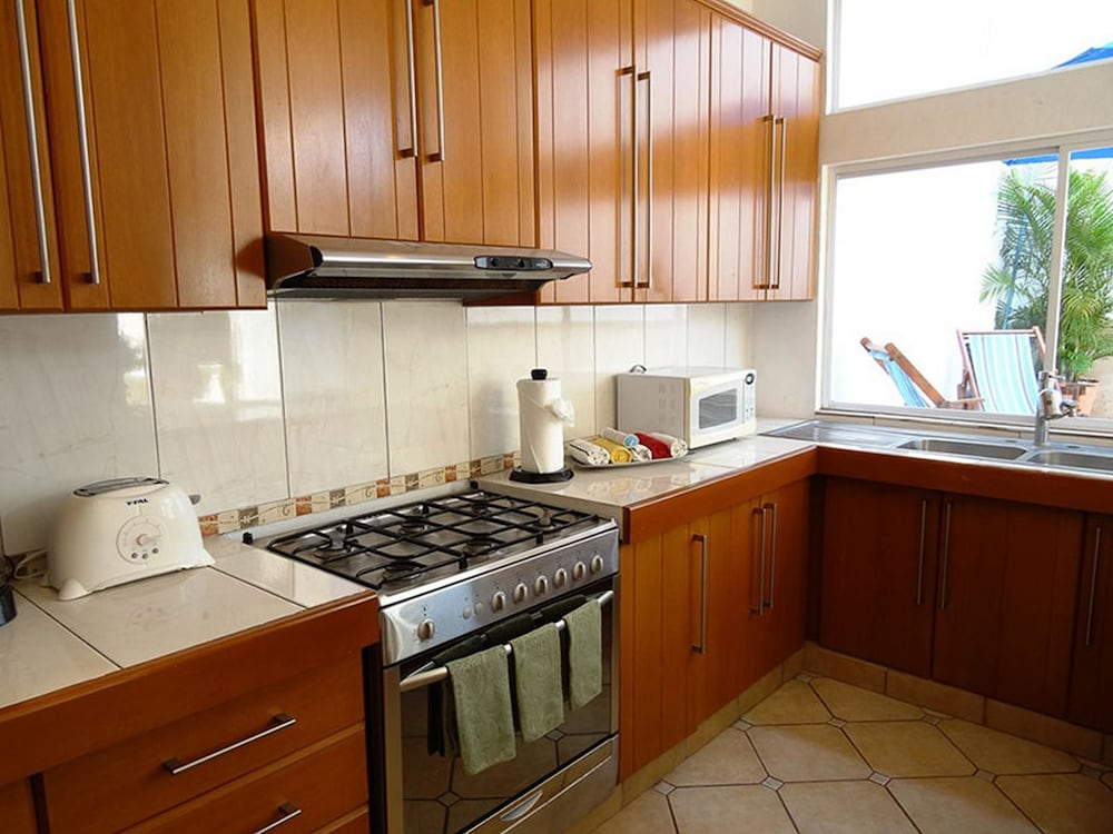 Traditional Townhome, 4 Bedrooms photo 3