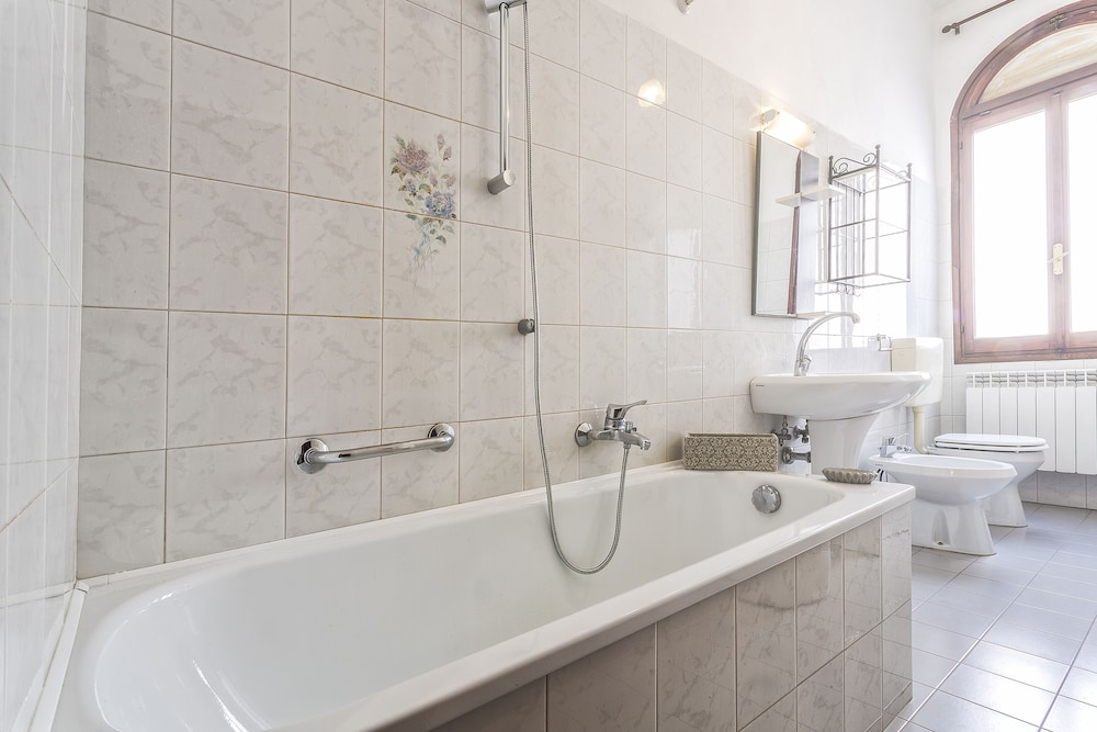 Apartment, 2 Bedrooms, City View photo 2